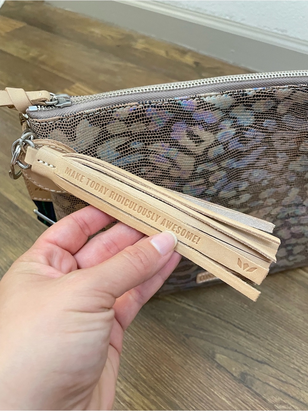 Consuela Downtown Crossbody Iris Leopard - Picture 9 of 9